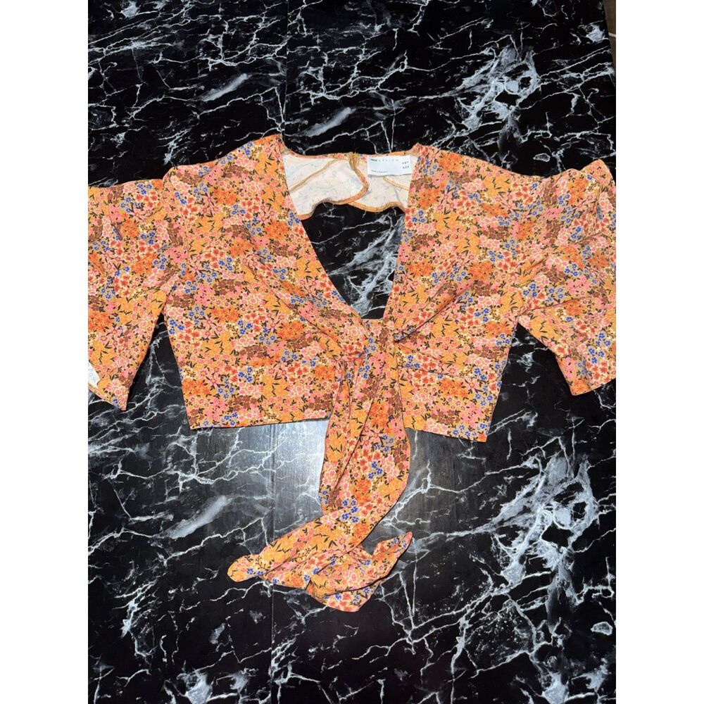 Flutter Sleeve Crop